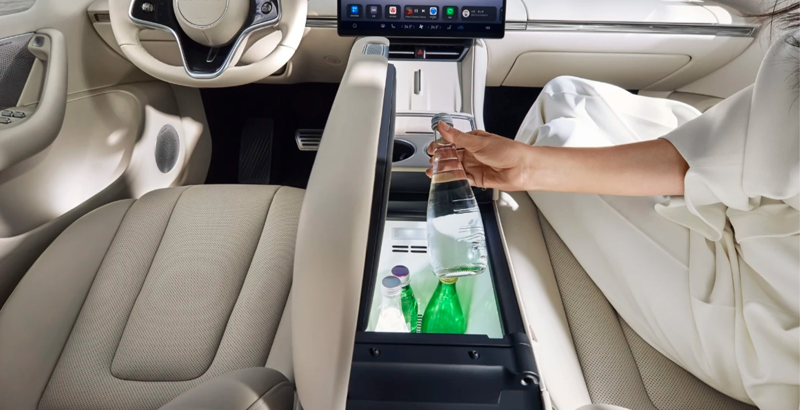 Атомобільний холодильник